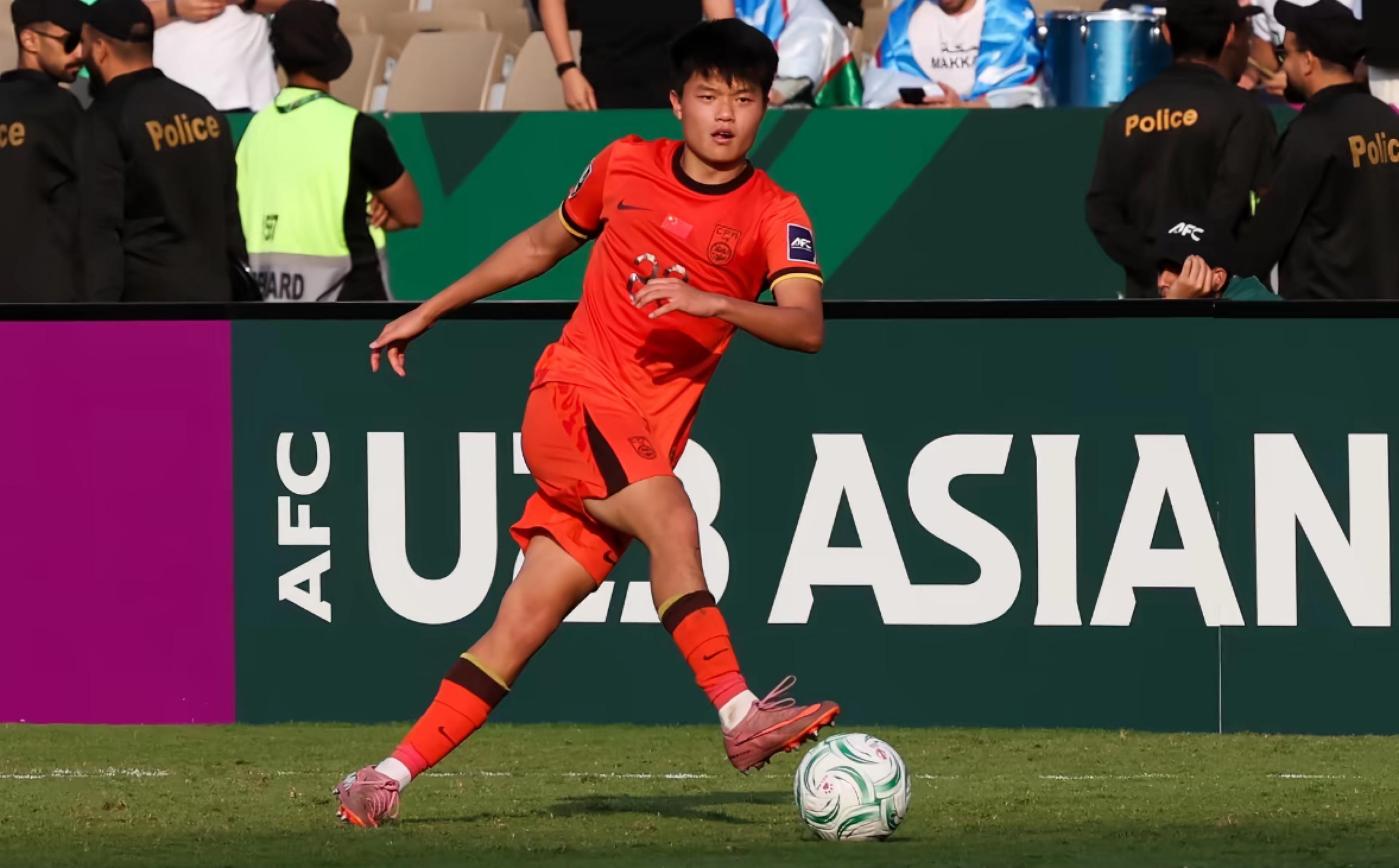 kaiyun-记者：浙江曾参与争夺杨希，海港给出标王转会费但工资不高